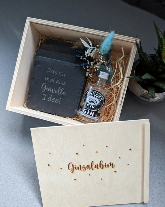 Getränkeuntersetzer aus Schiefer in einer Geschenkekiste