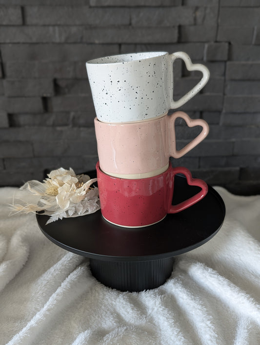 Keramiktasse mit Herzgriff
